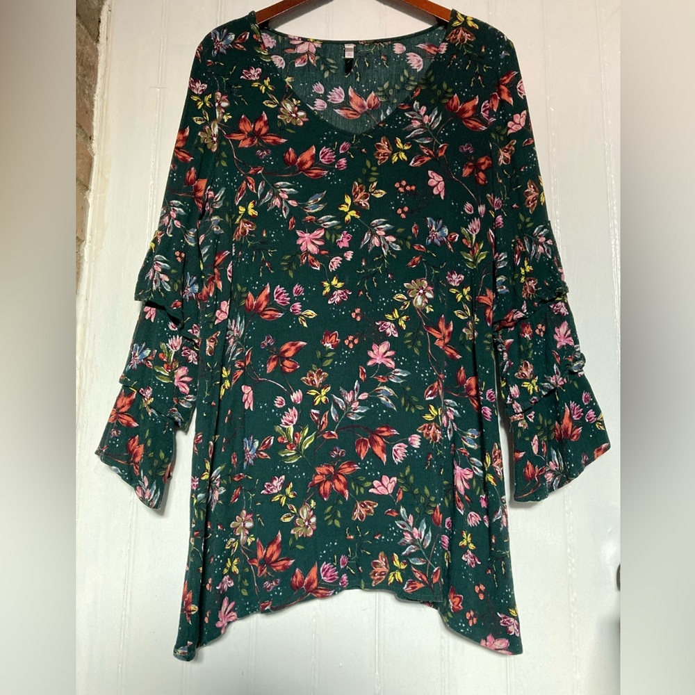 *3 for $20* Floral Boho Blouse, Tiered Bell Sleeves, Tunic Length, sz XL
